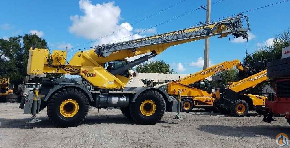 2005 Grove RT760E