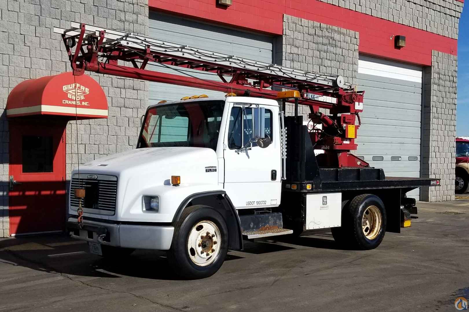 2001 WILKIE LADDER CRANE