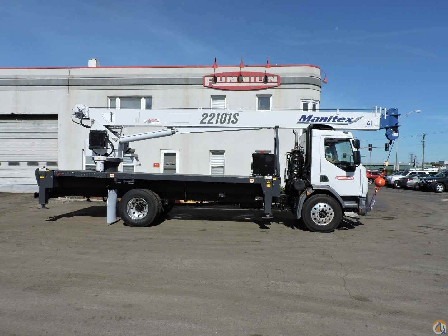 2018 Peterbilt 220 22101 S