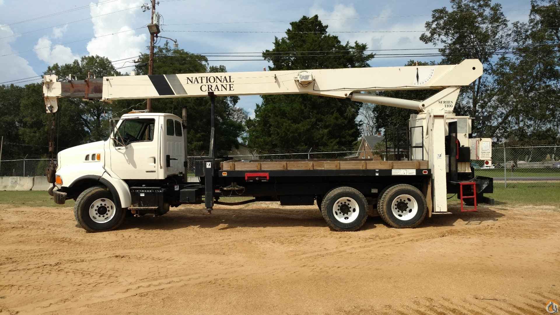 1100