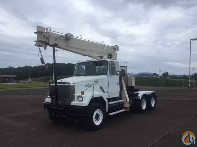 1993 National 700B