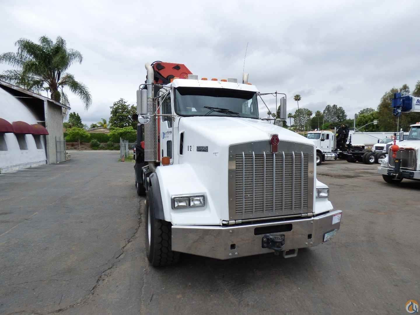 Palfinger PK 56002 D knuckle boom mounted to 2005 Kenworth T800 tractor