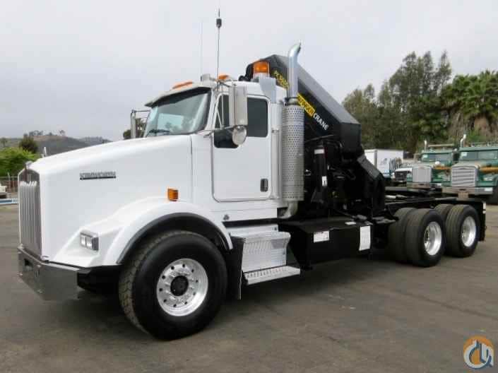 Palfinger PK 56002 articulating crane mounted to 2005 Kenworth T800 tractor