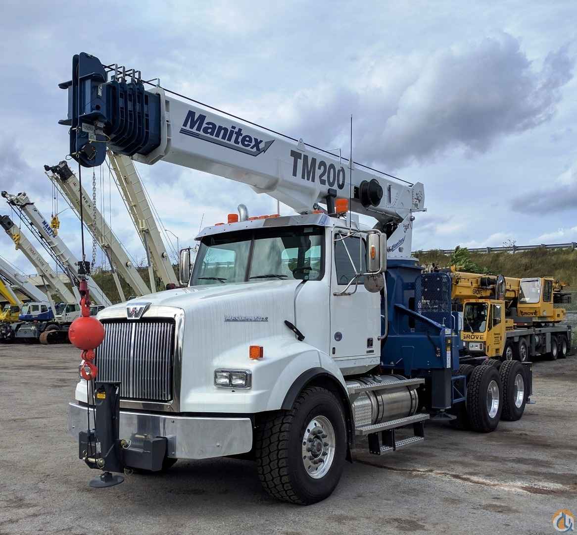 2017 Manitex 2085T