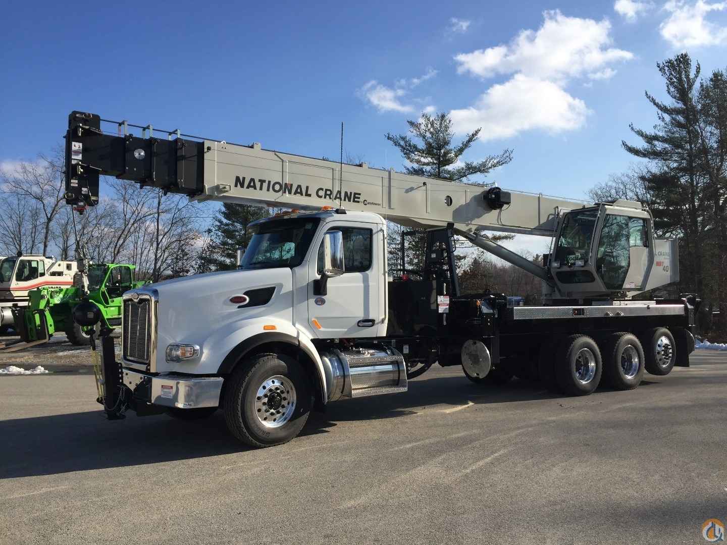 2017 National Crane NBT40-127 - 2017 Peterbilt 567