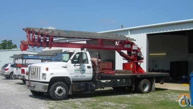 85HD Skyhook Crane on 93 Chevy Kodiak