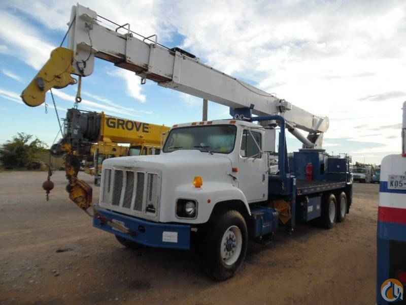 1999 National 900L