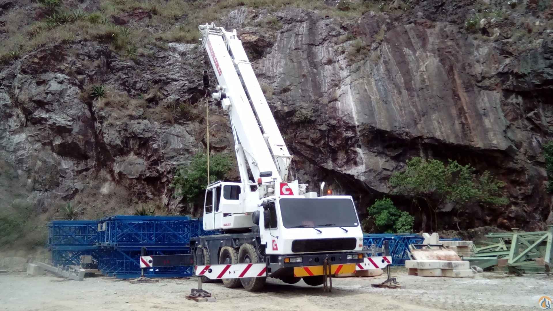 1995 Krupp KMK 3050