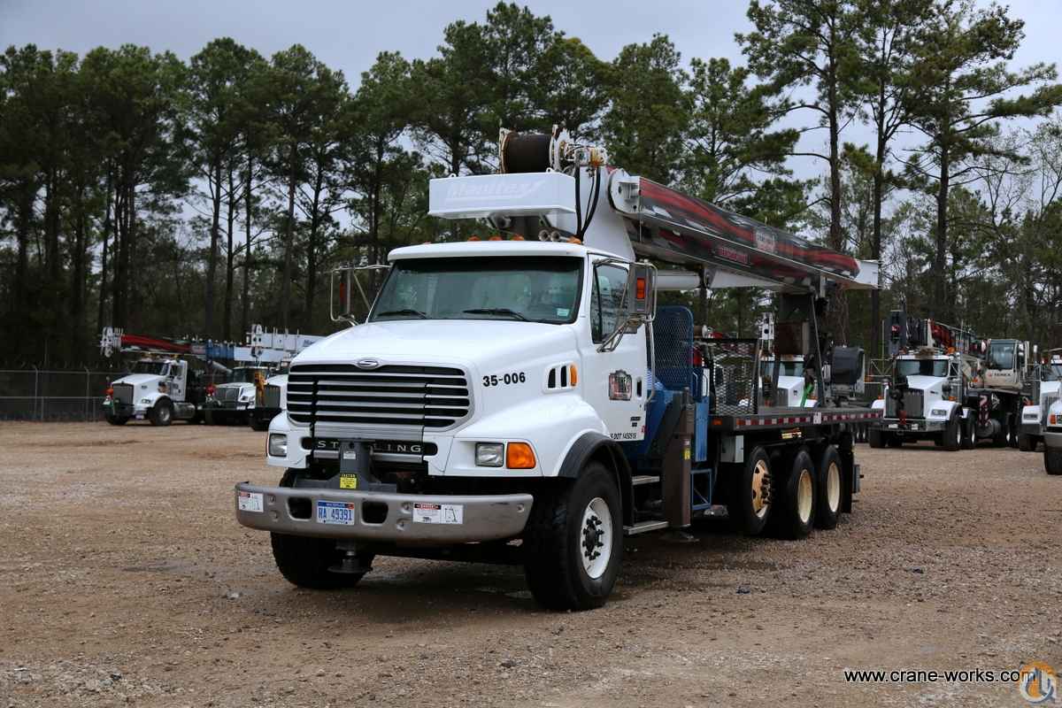 MANITEX 35124C INSTALLED ON 2007 STERLING LT 9513 CHASSIS