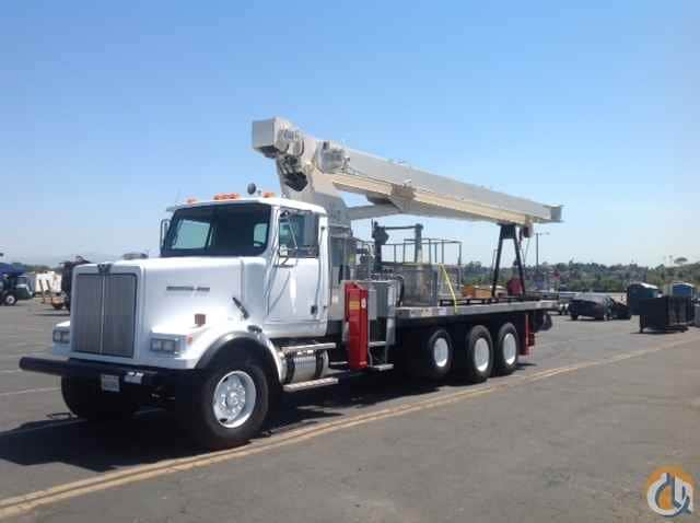 30 TON TEREX BOOM TRUCK