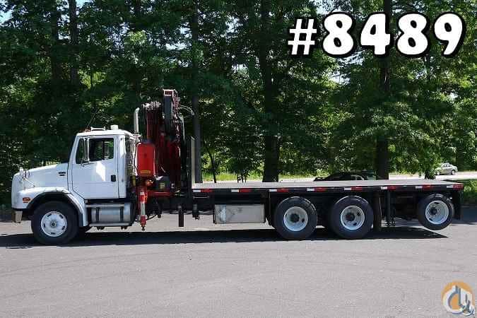 8489 - FREIGHTLINER FASSI KNUCKLEBOOM TRUCK; 10 TON