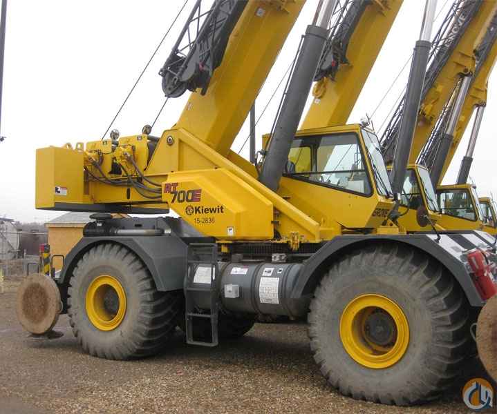 2005 GROVE RT760E