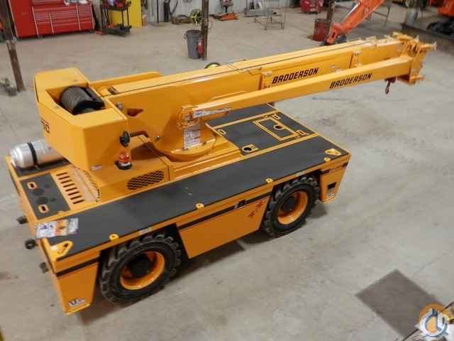 2014 Broderson IC-200-3H