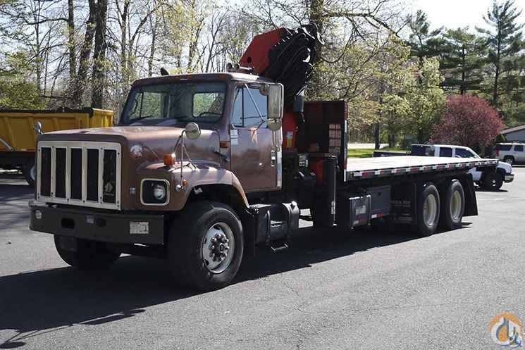 8519 - 2003 PALFINGER PK26502 KNUCKLEBOOM; 9 TON CRANE TRUCK