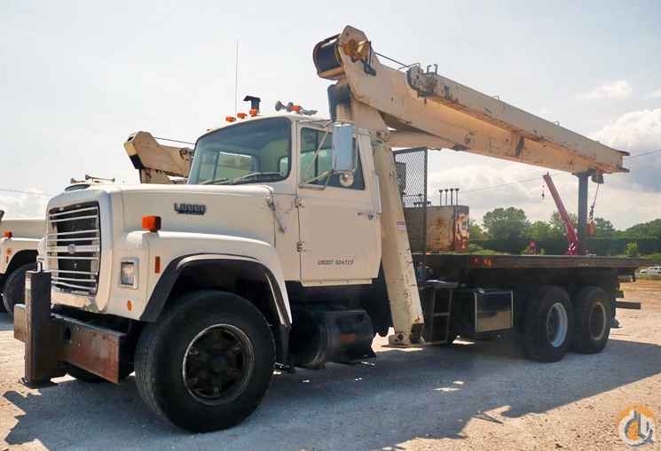 1989 National 875B