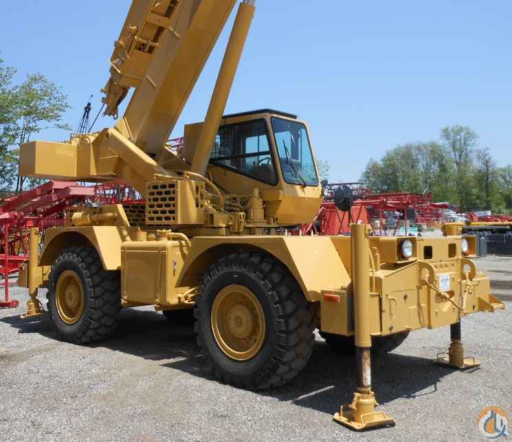 1993 Grove RT422