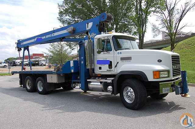 Manitex 25-Ton Boom Truck Model 2592 Mounted on Mack CL713