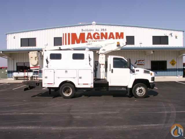 2005 GMC C4500 Service Bed Versalift Bucket Onan Generator
