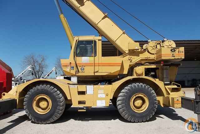 1990 Grove RT745