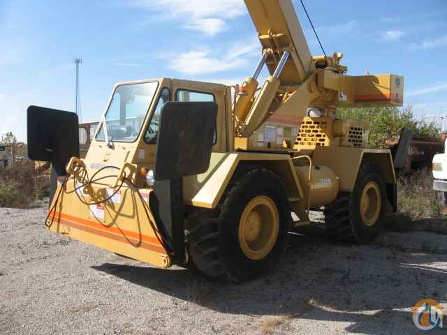 ROUGH TERRAIN CRANE