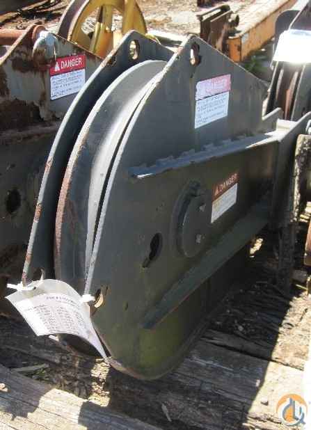 2-165-900538 - Grove pin on nose - 7 available