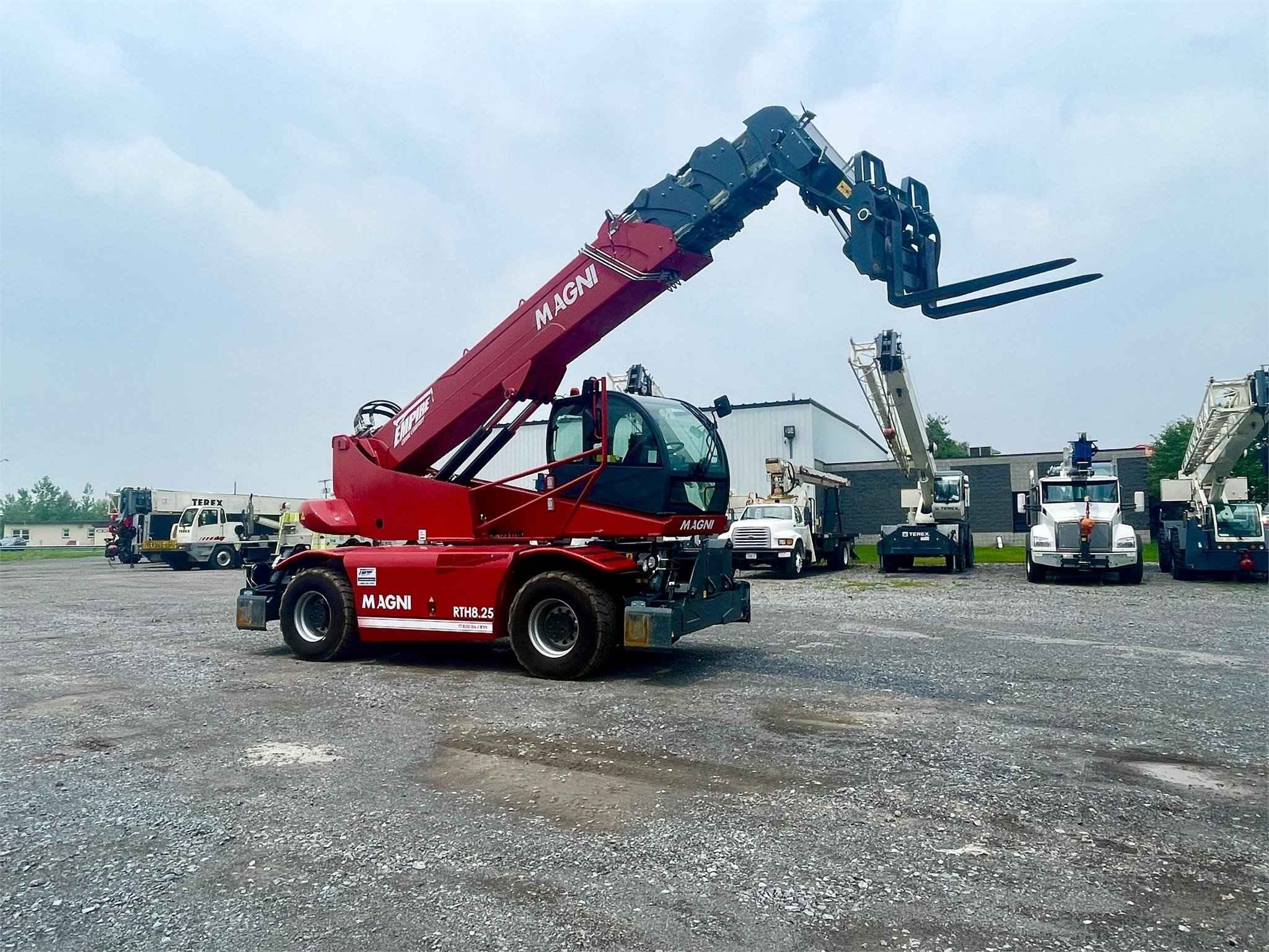2023 MAGNI RTH8.25