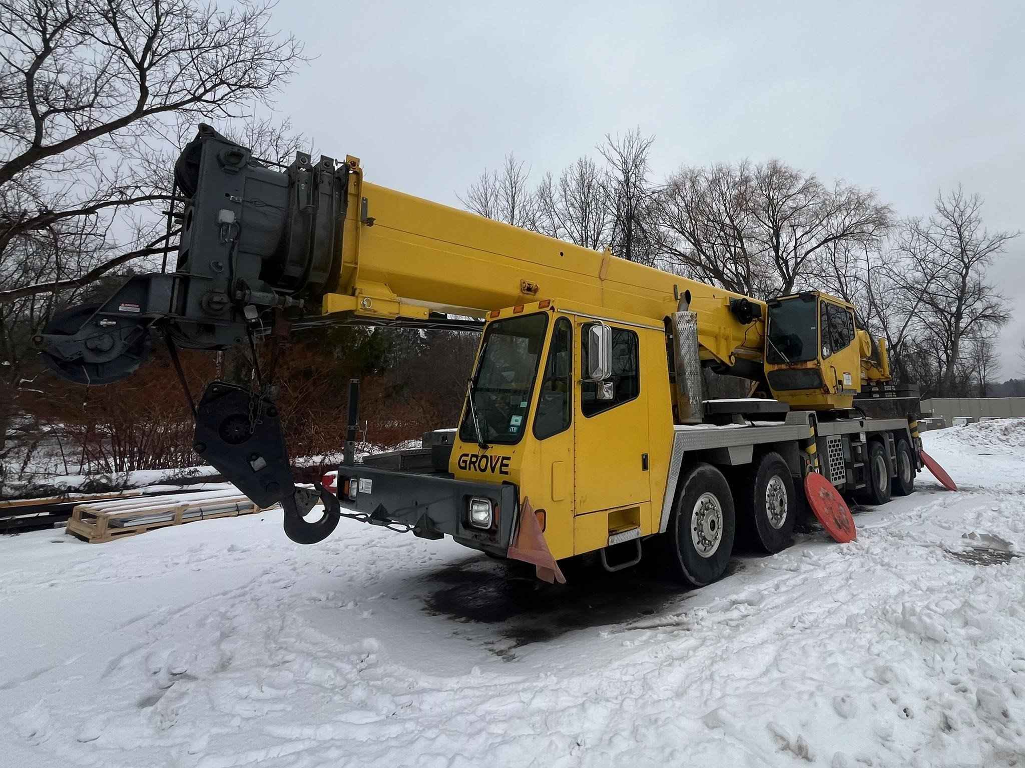 2002 grove TMS760