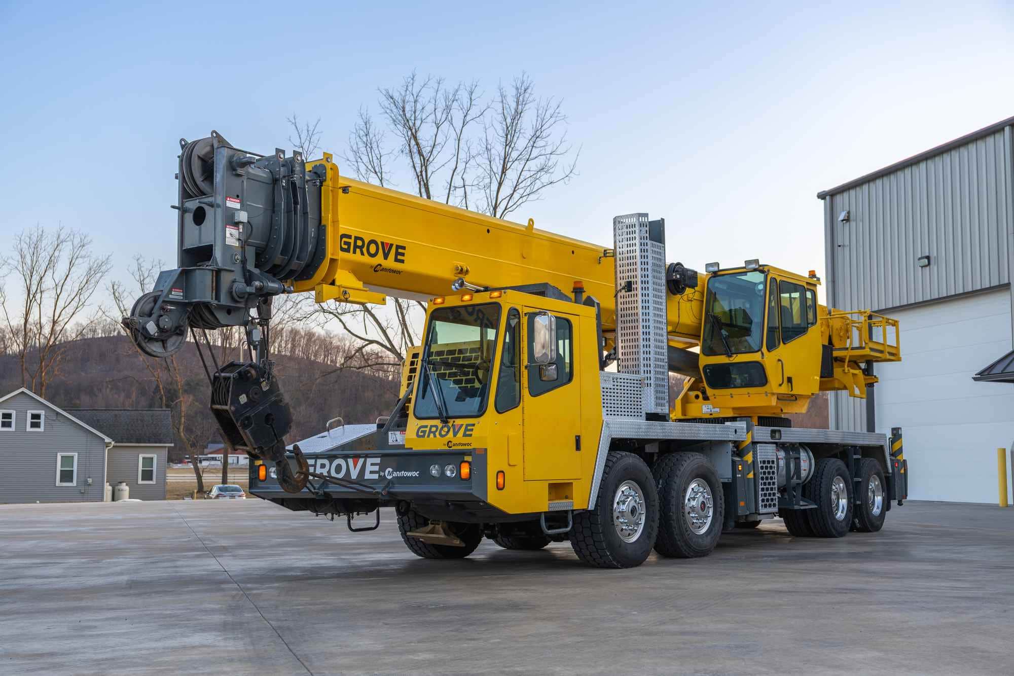 2013 Grove TMS700E