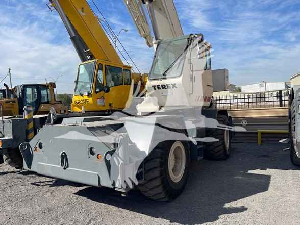 1999 Terex RT230