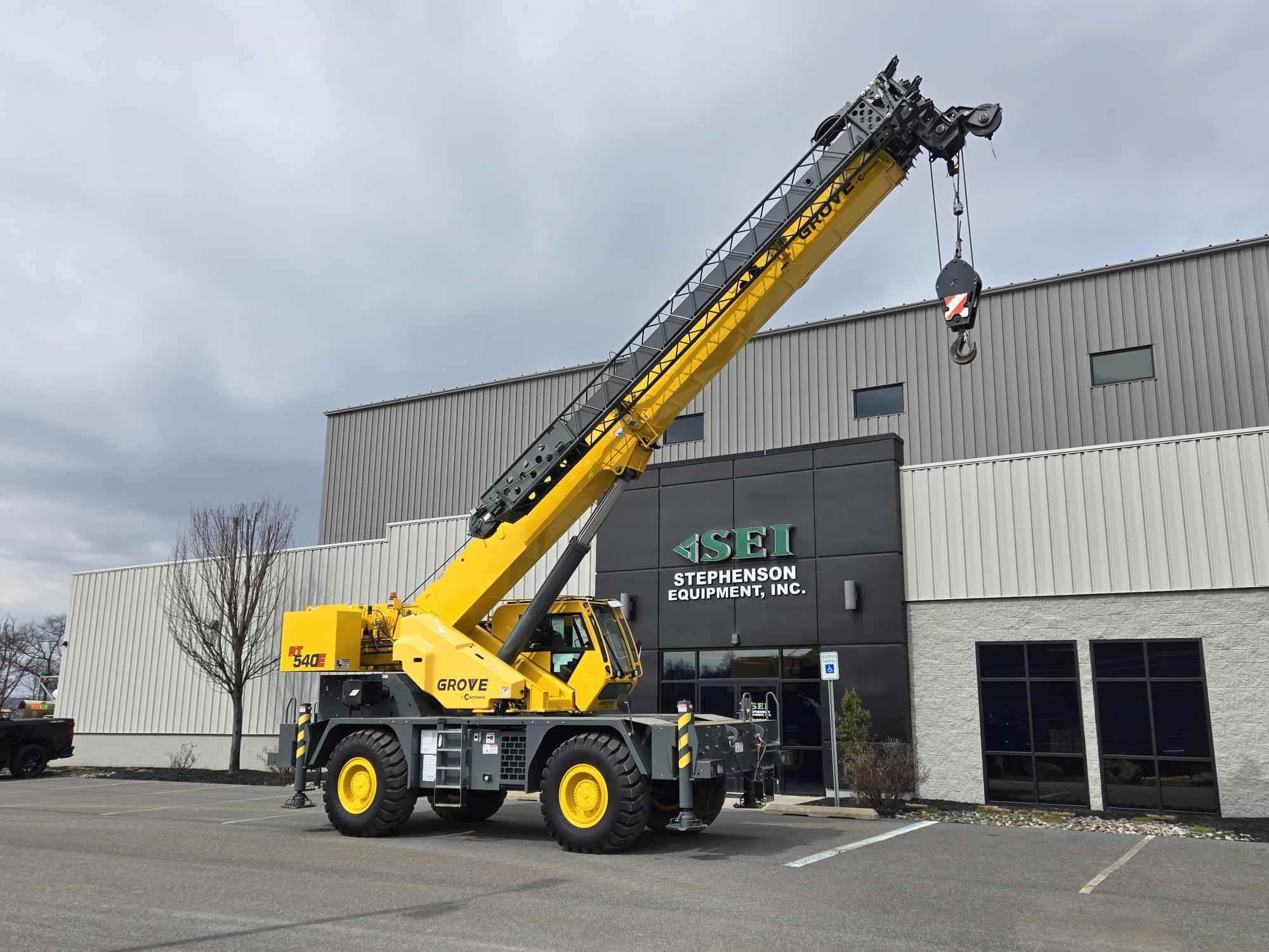 2022 Grove RT540E