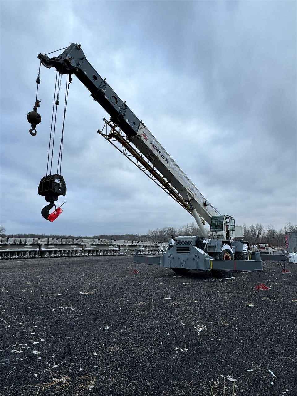 2005 TEREX RT665