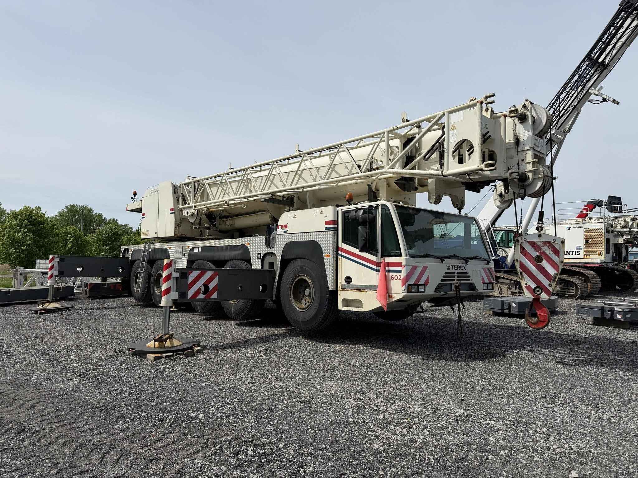2006 DEMAG AC 140