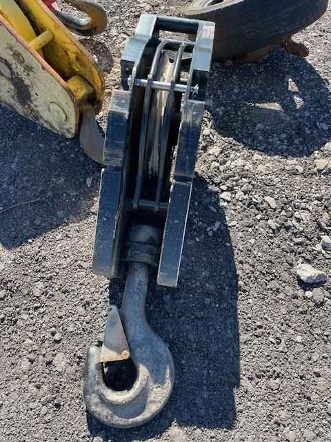 LIEBHERR 17.6 Ton
