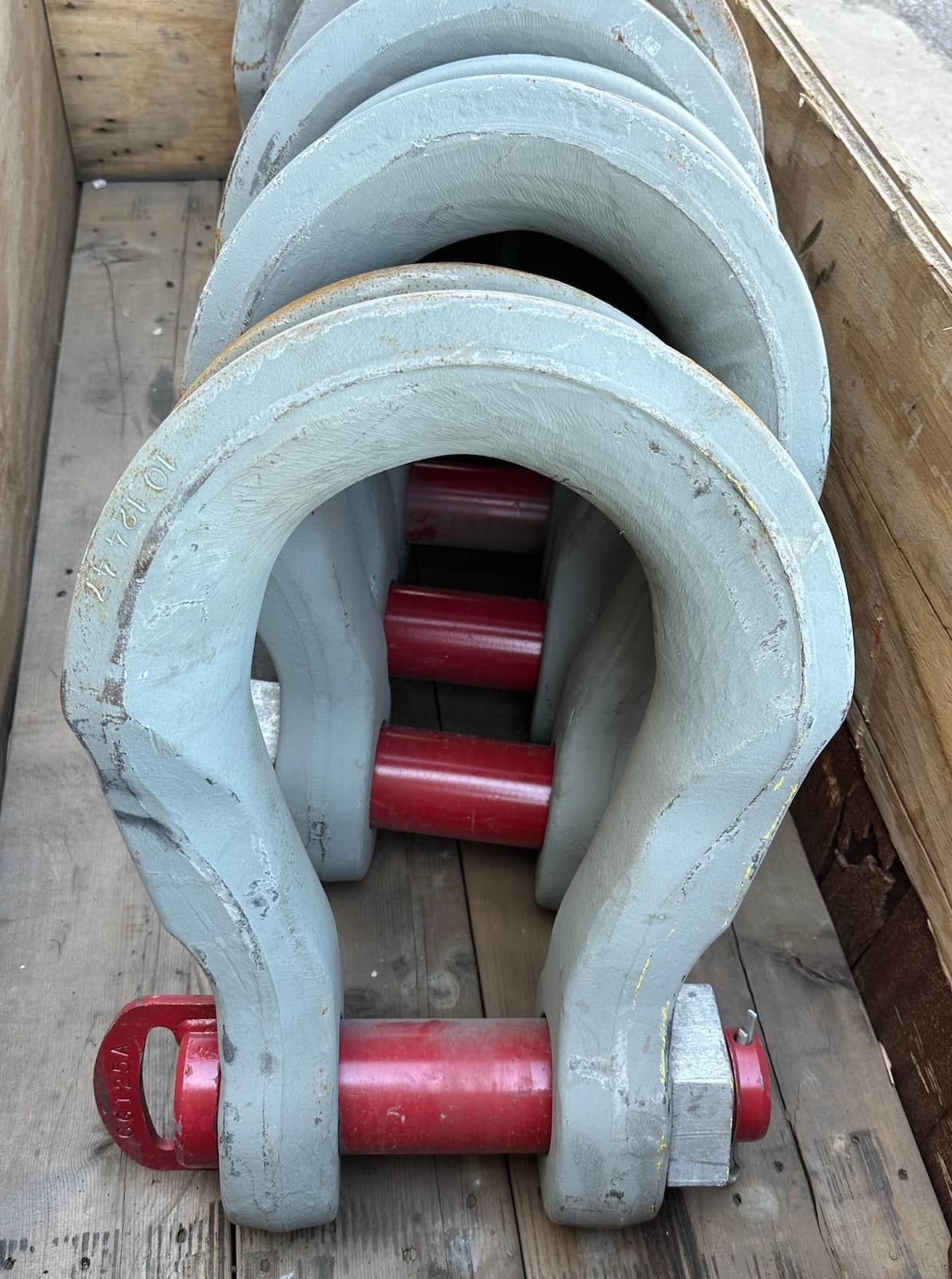 125 Ton Crosby Shackles