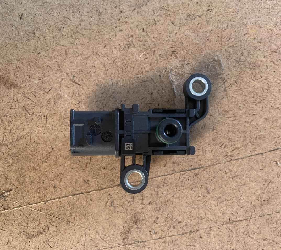 3142398 - PRESSURE SENSOR