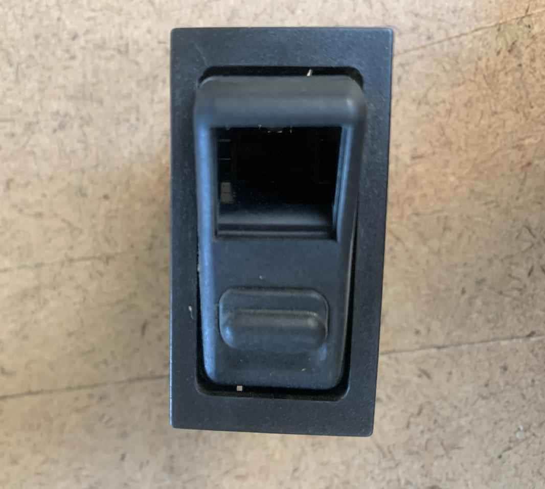 7872990235 - SWITCH