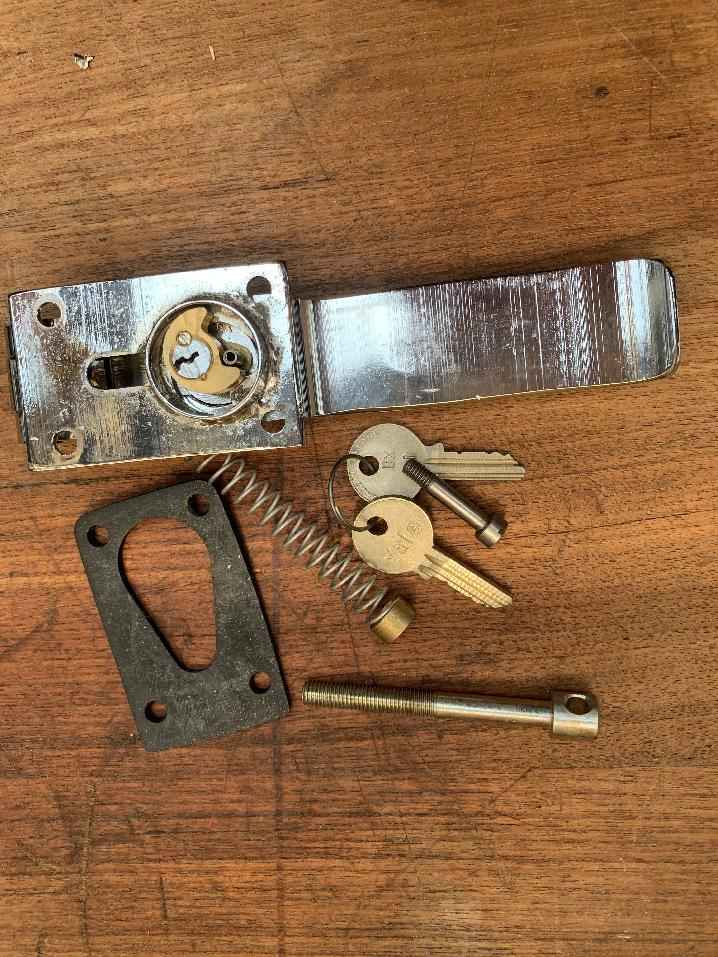 9511990002 - OUTER HANDLE