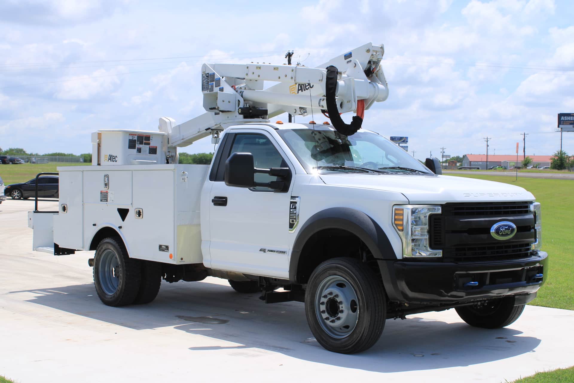 2019 Altec AT37-G