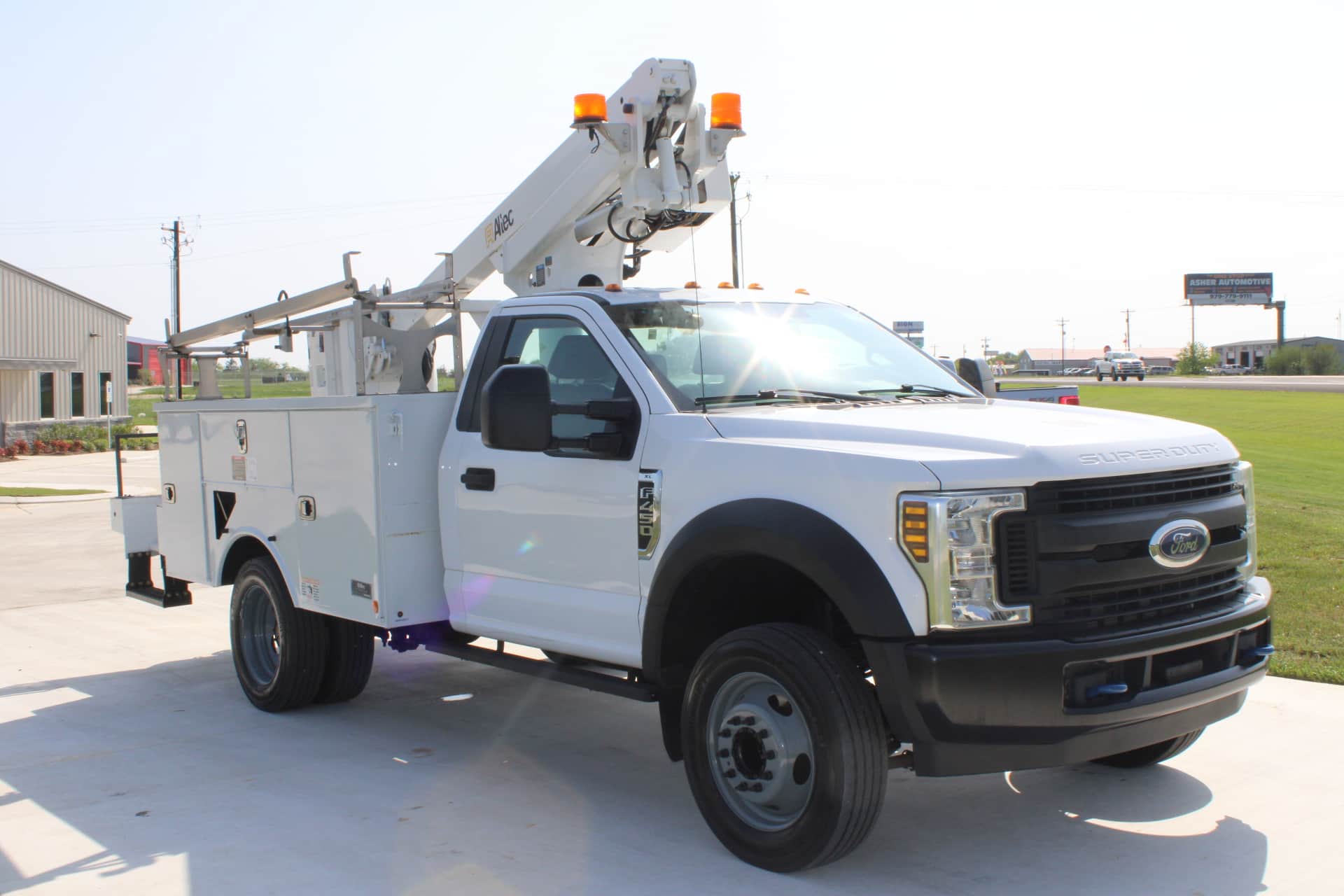 2020 Altec AT200A