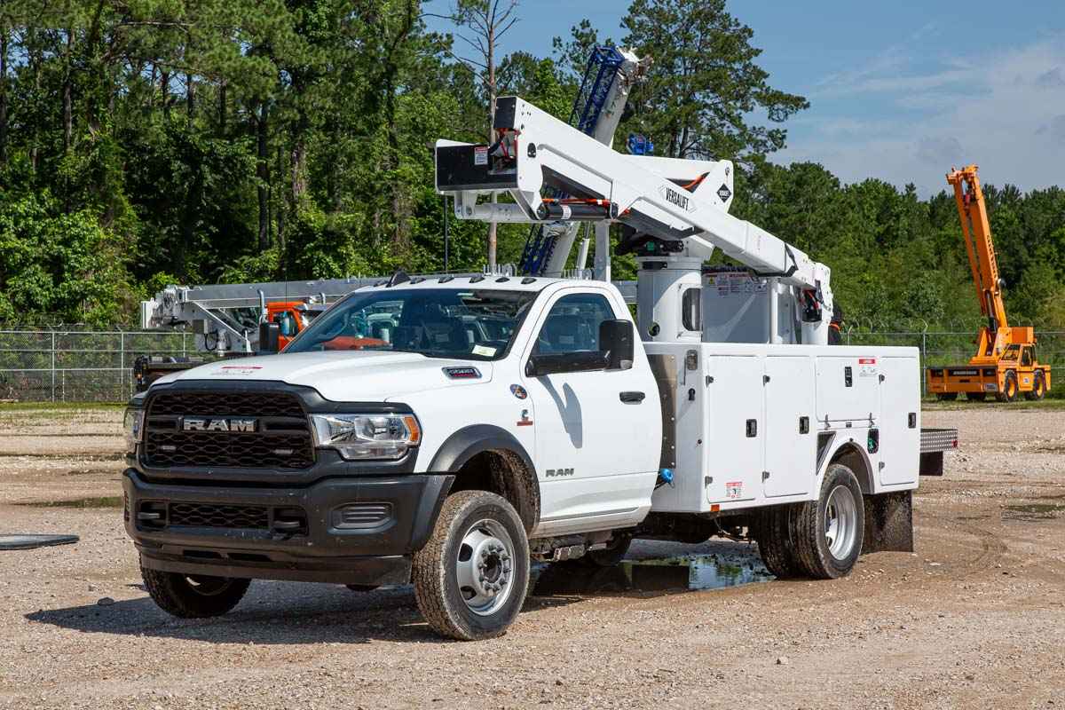 2022 Versalift SST-40-EIH