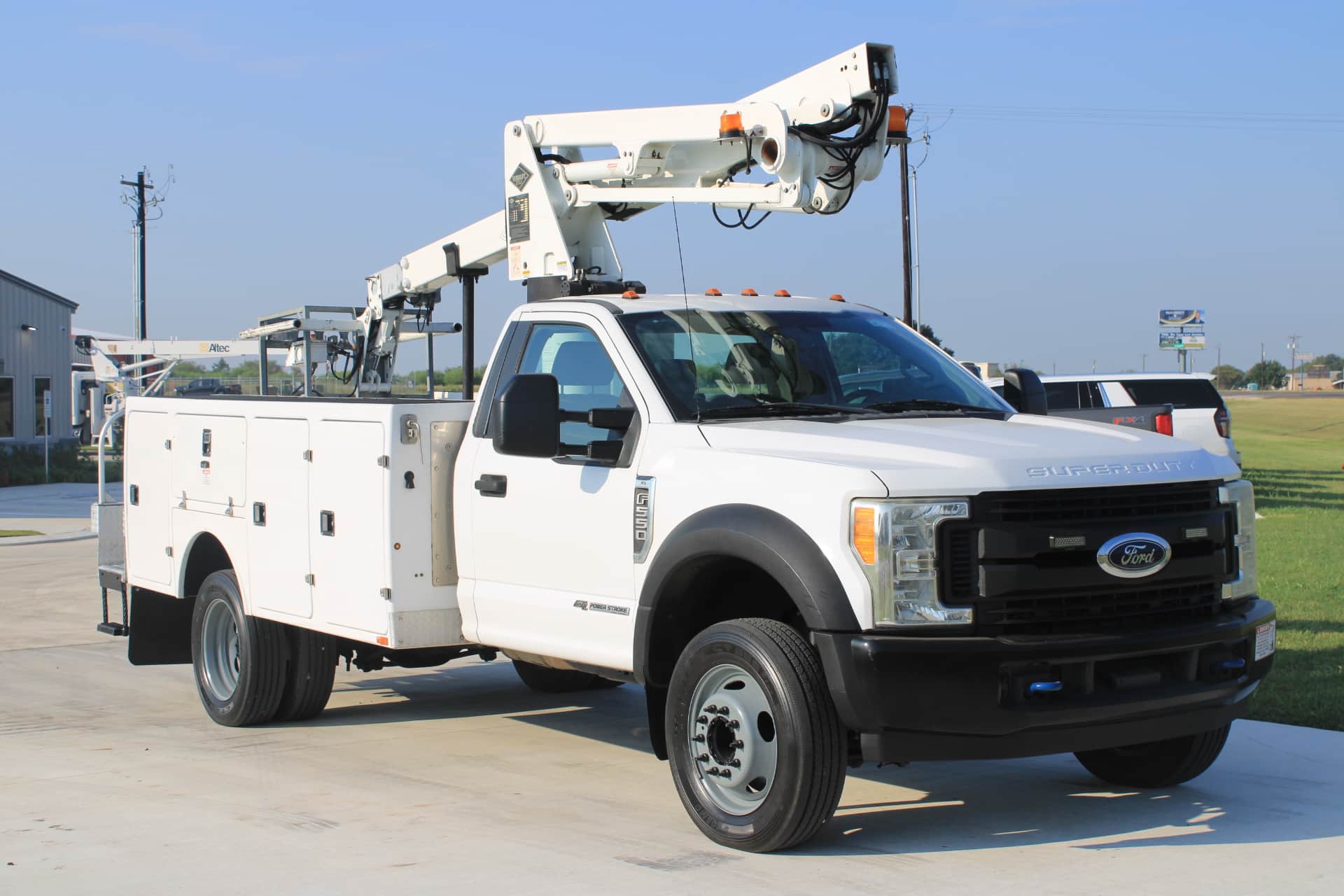 2017 Versalift STP-36NE