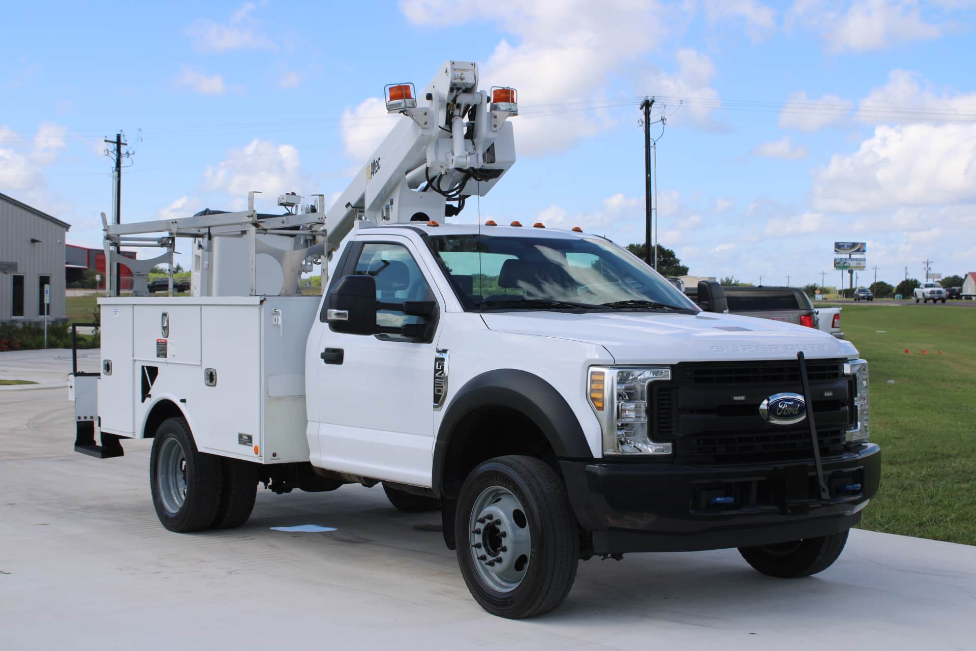 2019 Altec AT200A