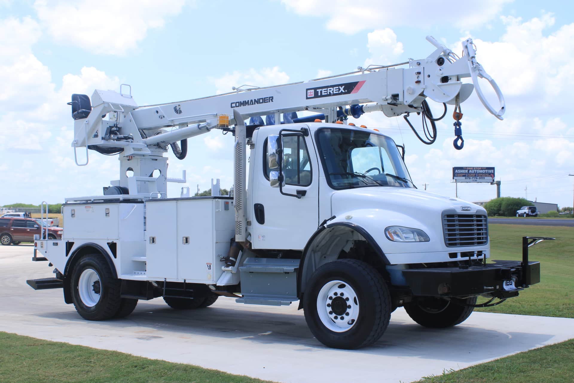 2017 Terex Commander 4047