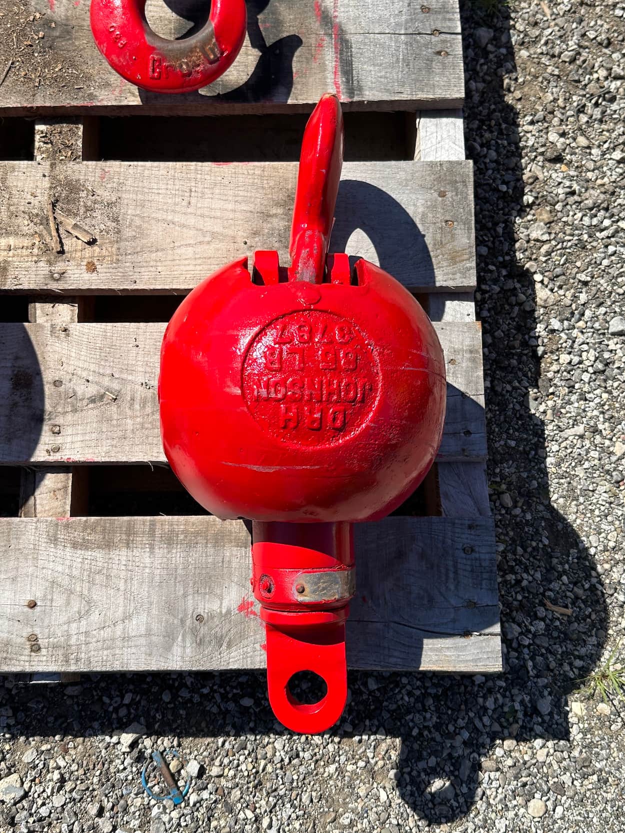 Johnson 5 Ton Downhaul Ball – Top Swivel, 85 lb