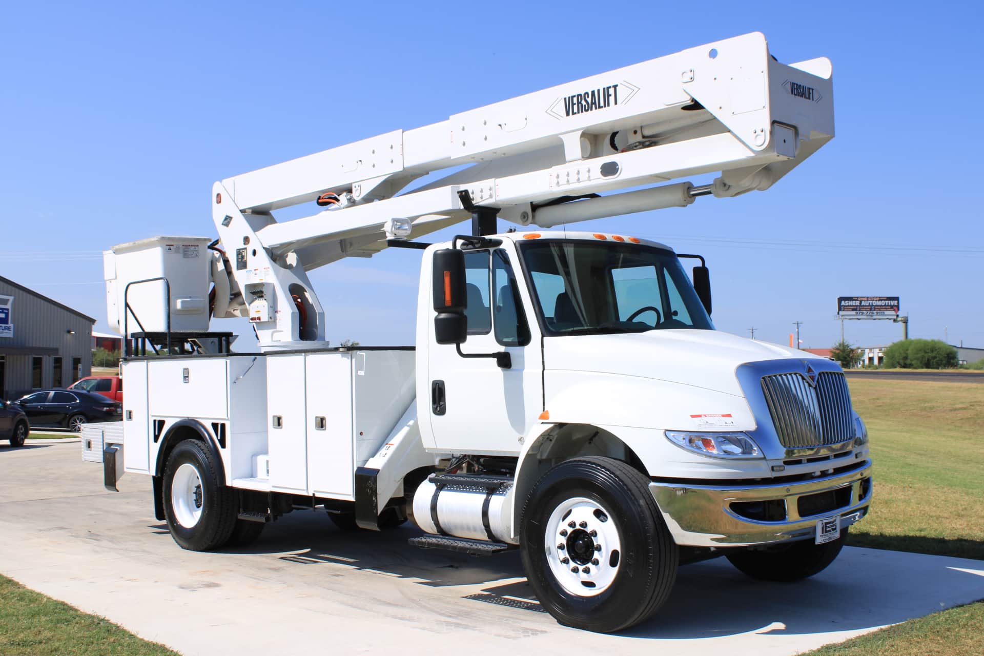 2019 Versalift VST6300HDI