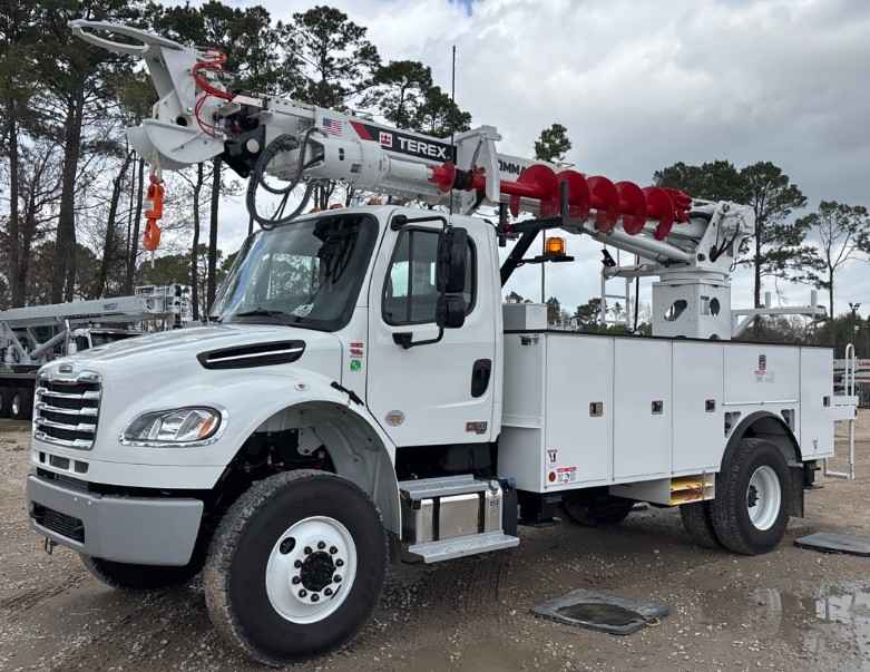 2025 Terex Commander 4047