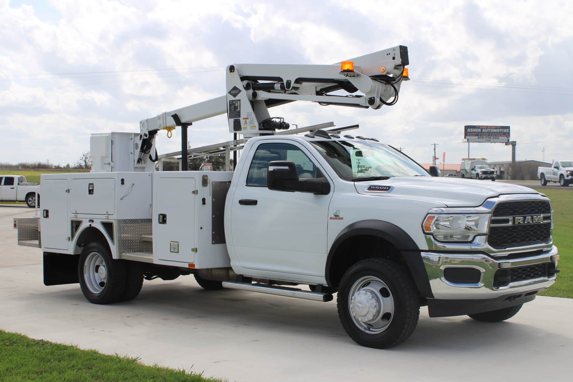 2024 Versalift SST-36-N