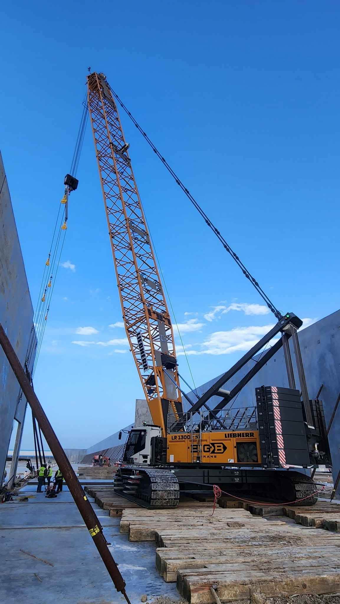 2025 Liebherr LR1300.1SX
