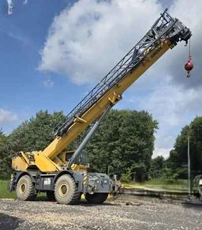 2005 Grove RT880E