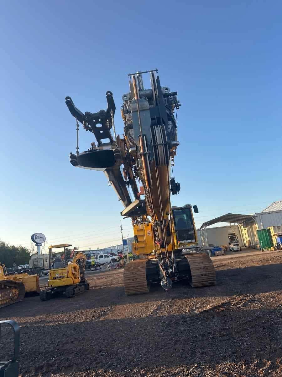 2022 GROVE CRANE
